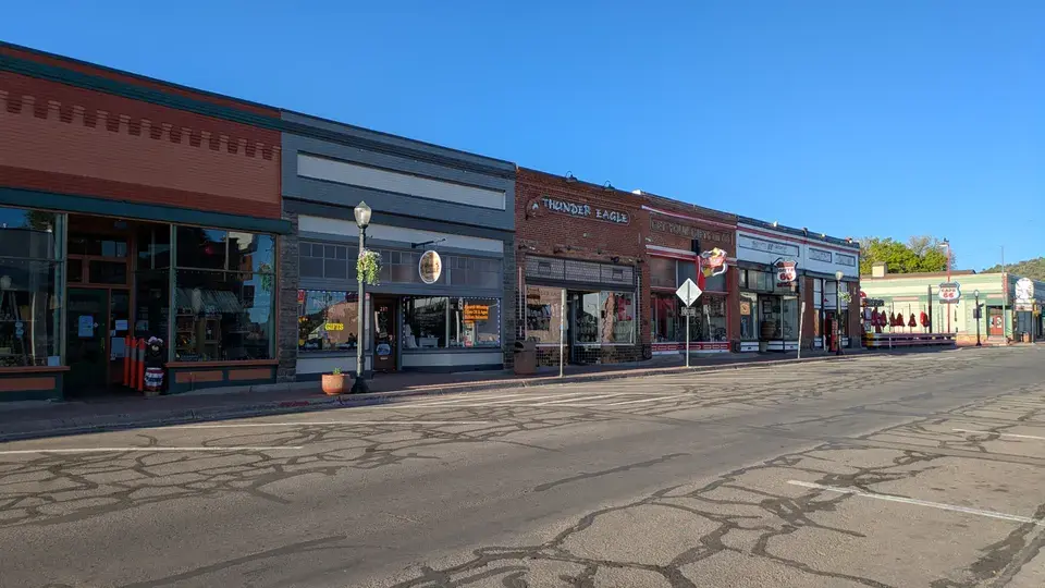 Local Landmarks and Attractions in and around Gladeview in Gladeview